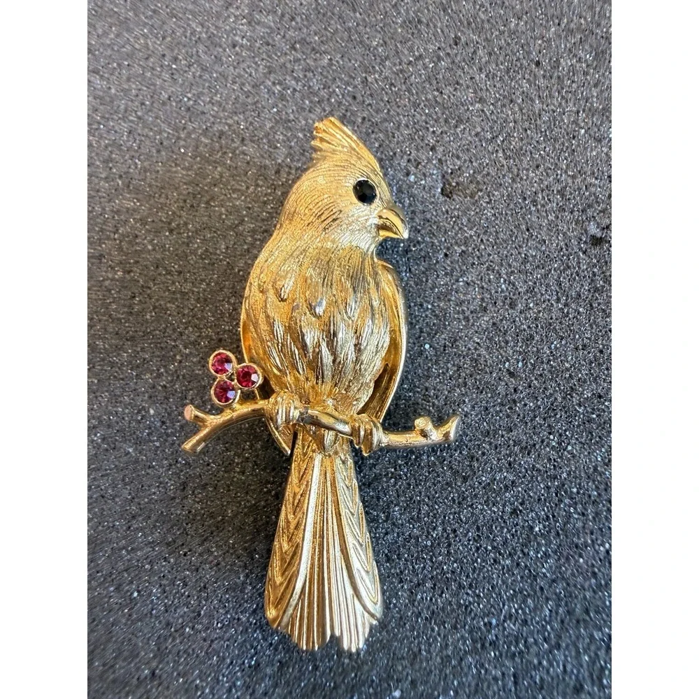 Gerry's Signed Textured Cardinal Bird With Red Rhinestones Pin Brooch